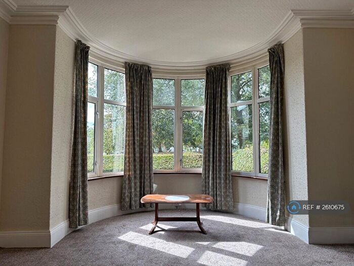 4 Bedroom Semi-Detached House To Rent In Arthington Place, Leeds, LS10