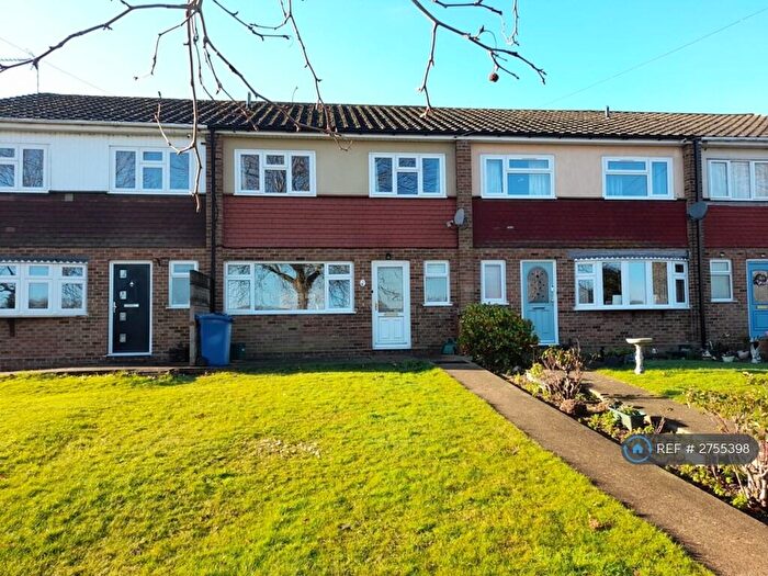 4 Bedroom Terraced House To Rent In East Tilbury Road, Linford, Stanford-Le-Hope, SS17