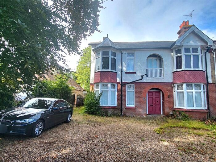 4 Bedroom Semi-Detached House To Rent In Maidstone Road, Chatham, ME4