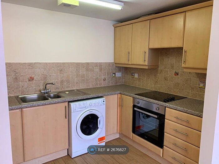 2 Bedroom Flat To Rent In Grove Mews, Bournemouth, BH6