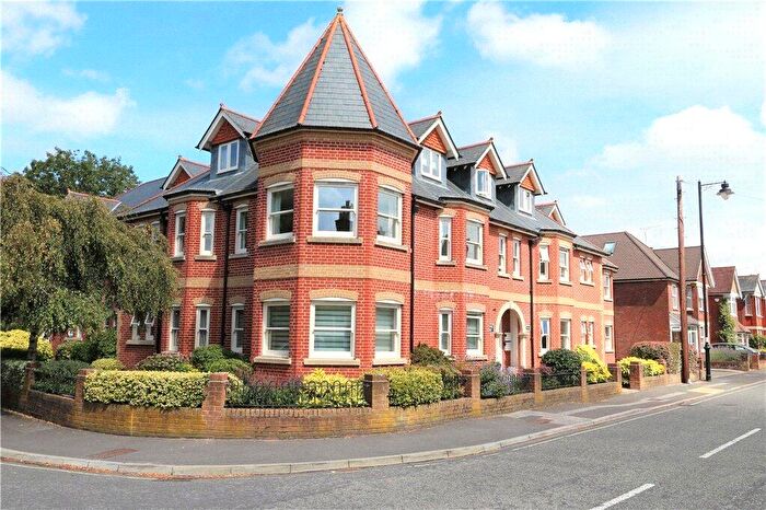 2 Bedroom Apartment For Sale In Duttons Road, Romsey, Hampshire, SO51