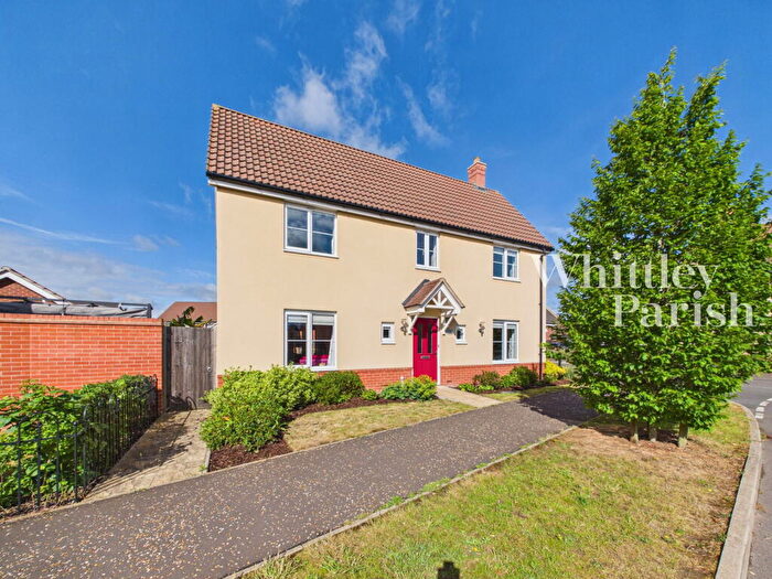 4 Bedroom Detached House For Sale In Goldfinch Drive, Attleborough, NR17
