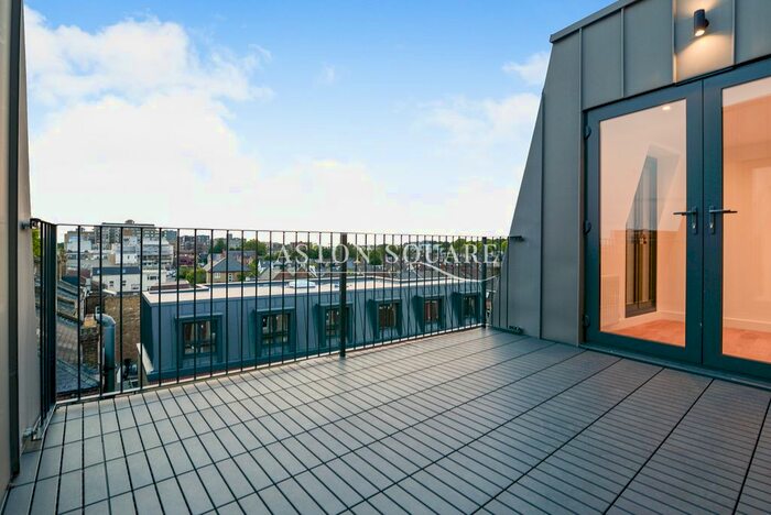 3 Bedroom Flat To Rent In Uxbridge Road, London, W13