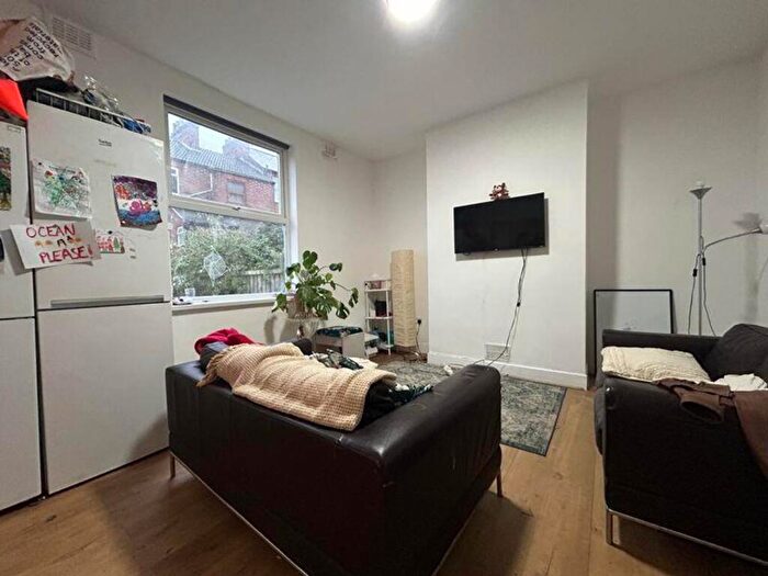 5 Bedroom House To Rent In Portland Road, Nottingham, NG7