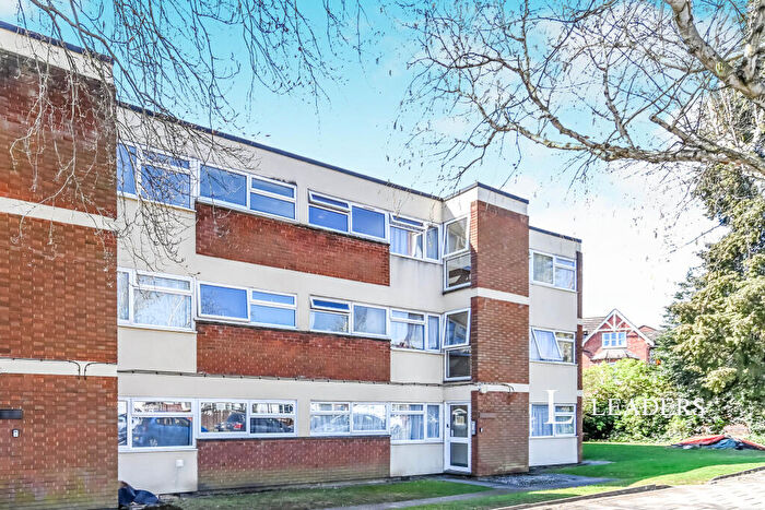 2 Bedroom Flat To Rent In Linden Road, Bedford, MK40