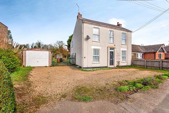 3 Bedroom Detached House For Sale In Elm High Road, Wisbech, PE14