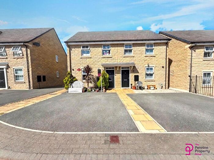 3 Bedroom Semi-Detached House For Sale In Church Drive, Hoylandswaine, S36