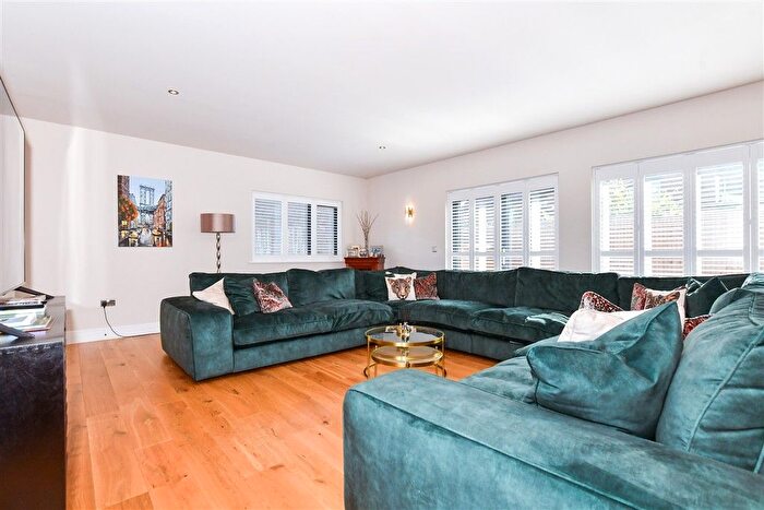 5 Bedroom Detached House For Sale In Boughton Park, Grafty Green, Maidstone, Kent, ME17