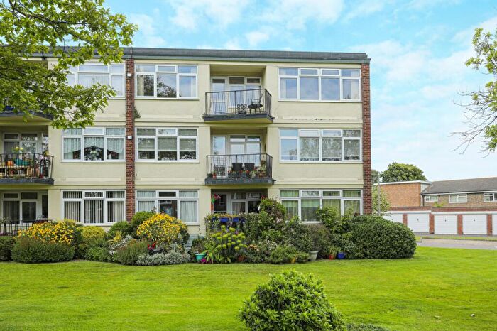2 Bedroom Flat For Sale In Lord Warden Avenue, Walmer, Deal, Kent, CT14