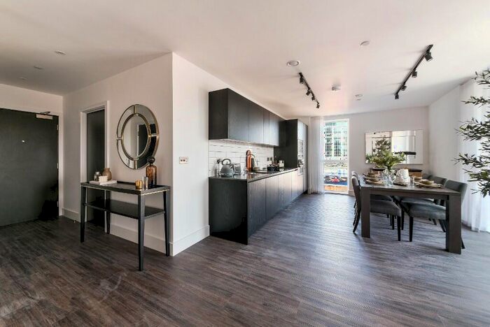 2 Bedroom Flat To Rent In Mitre Yard, North Kensington, NW10