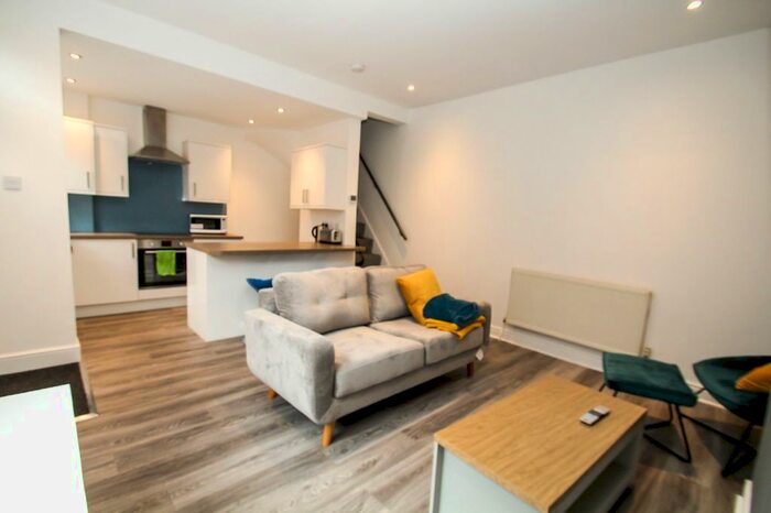 3 Bedroom Terraced House To Rent In Quarry Street, Leeds, LS6