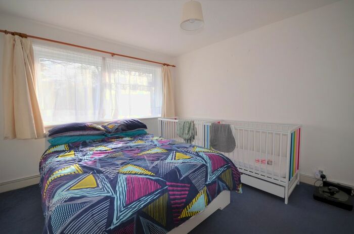 2 Bedroom Flat To Rent In Upton Park, Slough SL1