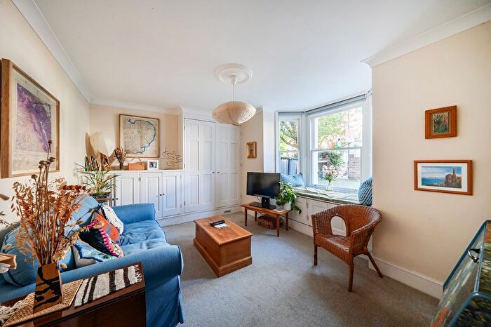 2 Bedroom Flat To Rent In Granville Road, London, N4