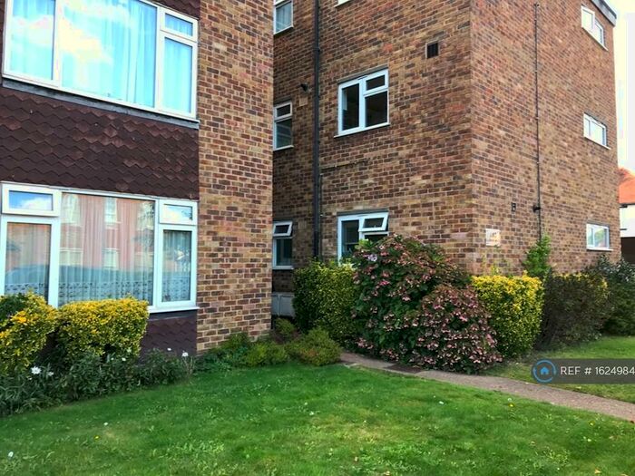 2 Bedroom Flat To Rent In Stuart Lodge, New Malden, KT3