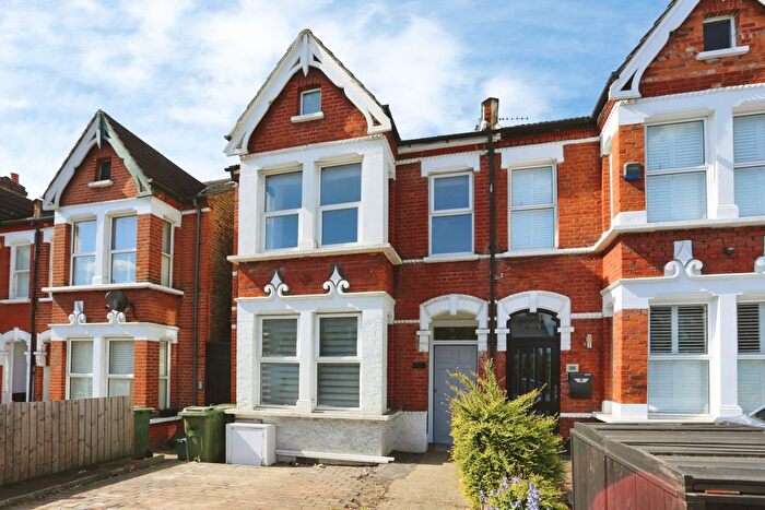 4 Bedroom Semi Detached House To Rent In Elmers End Road, London, SE20