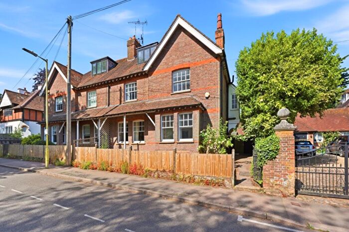 5 Bedroom Semi-Detached House To Rent In West Common, Harpenden, Hertfordshire, AL5