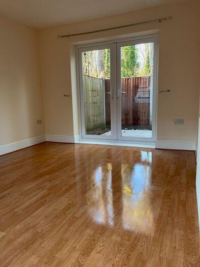 3 Bedroom House To Rent In Greenbank Terrace, Manchester, M24