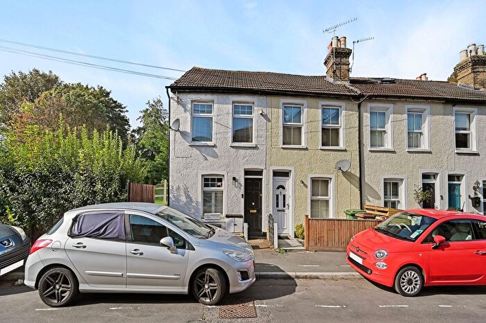 2 Bedroom End Of Terrace House To Rent In Harold Road, Sutton, SM1