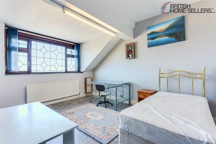5 Bedroom Terraced House For Sale In Hoxton Street, Bradford, West Yorkshire, BD8