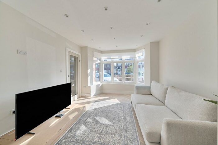 4 Bedroom Semi-detached House To Rent In Peareswood Gardens, Stanmore, HA7