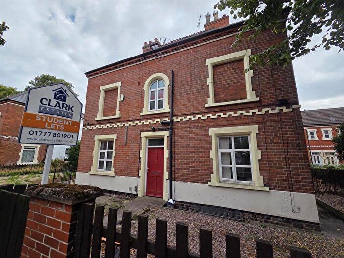 6 Bedroom Semi-Detached House To Rent In Colville Villas, Nottingham, NG1