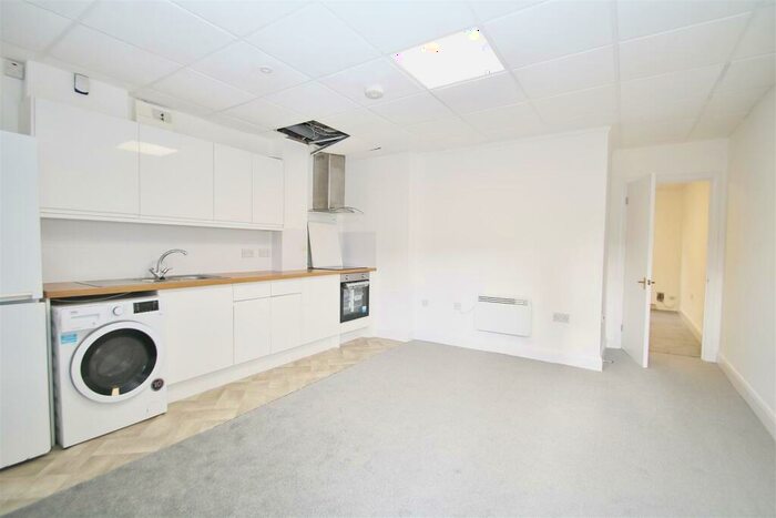 1 Bedroom Flat To Rent In Palmerston Road, Sutton, SM1