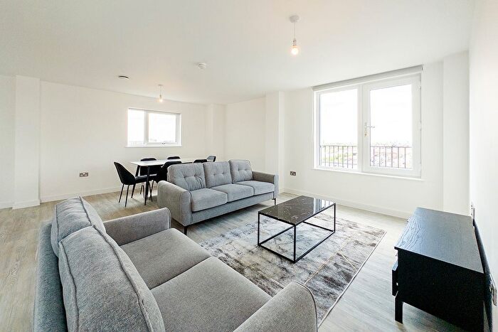 3 Bedroom Flat To Rent In Apartment, Craven Street, Salford, M5