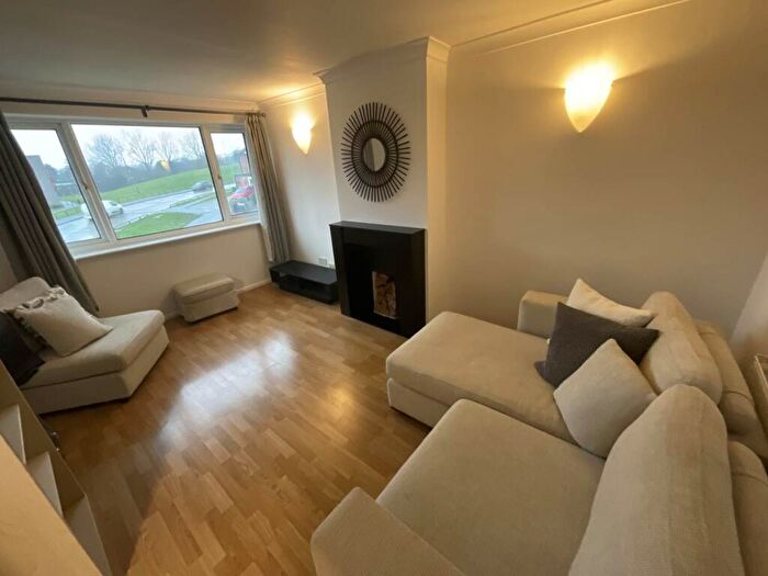 2 Bedroom Flat To Rent In Copperfield, , Chigwell, IG7