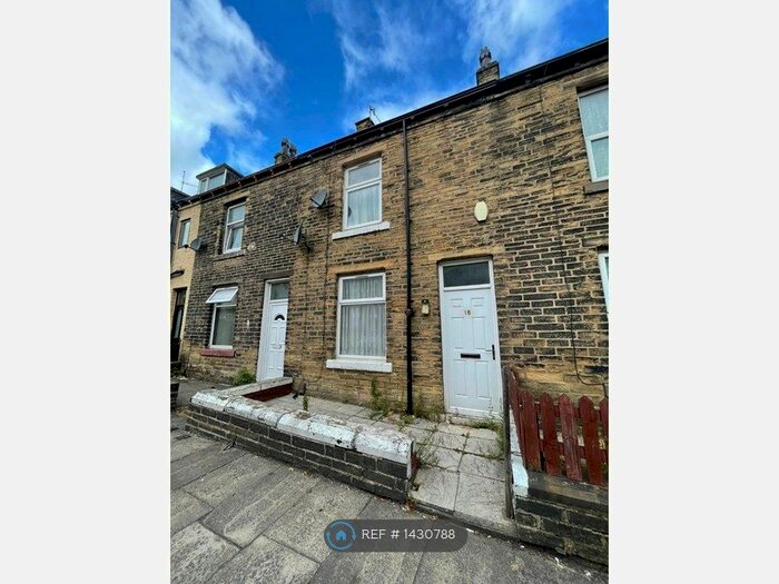 2 Bedroom Terraced House To Rent In Brassey Terrace, Bradford, BD4