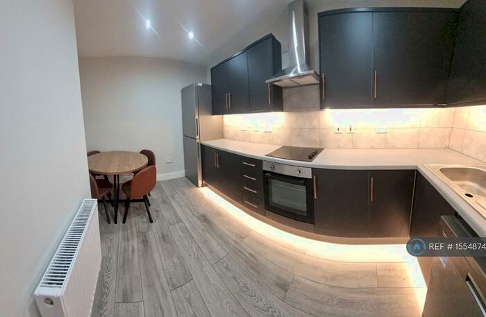 3 Bedroom Flat To Rent In Glasgow, Glasgow, G3