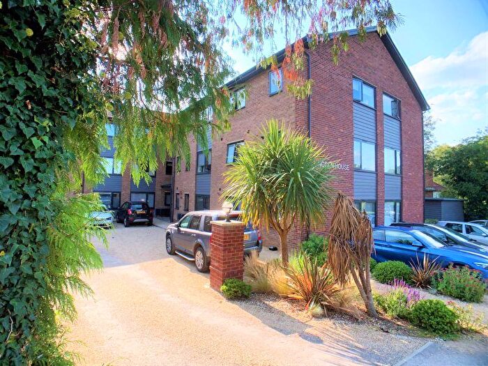 1 Bedroom Flat For Sale In Brookfield Road, Wooburn Green, HP10