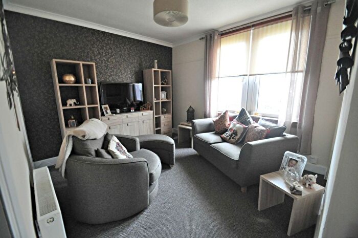 2 Bedroom Flat To Rent In Timmons Park, Lochgelly, Fife, KY5