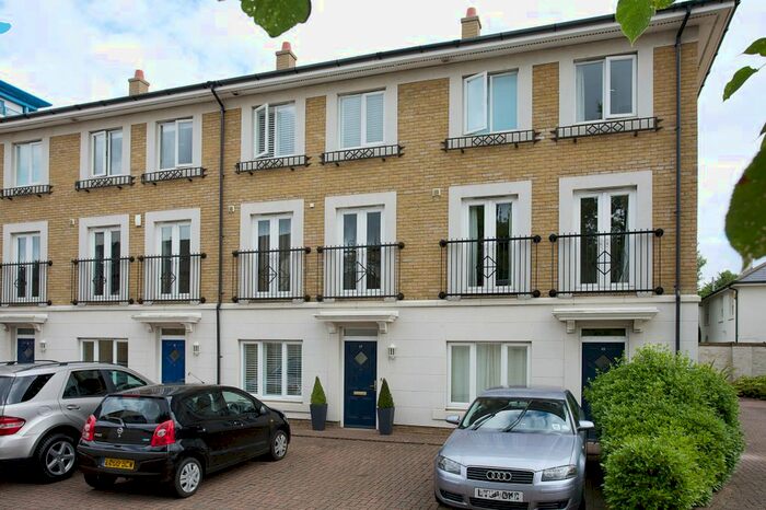 4 Bedroom Terraced House To Rent In Balham High Road, London, SW17