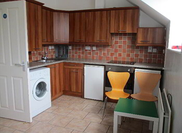 3 Bedroom 2nd Floor Apartments To Rent In Great Bedroom Apartment, C Magdala Street, Belfast, BT7