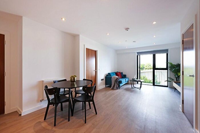 1 Bedroom Flat To Rent In Sienna House, Sutton, London, SM1