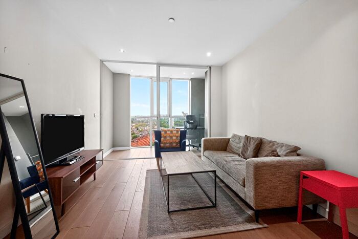 1 Bedroom Flat To Rent In Wandsworth Road, London, SW8