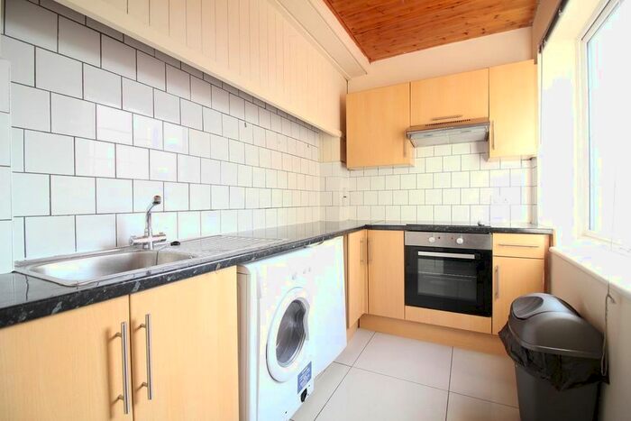 1 Bedroom Flat To Rent In Whitton Road, Whitton, Hounslow, TW3