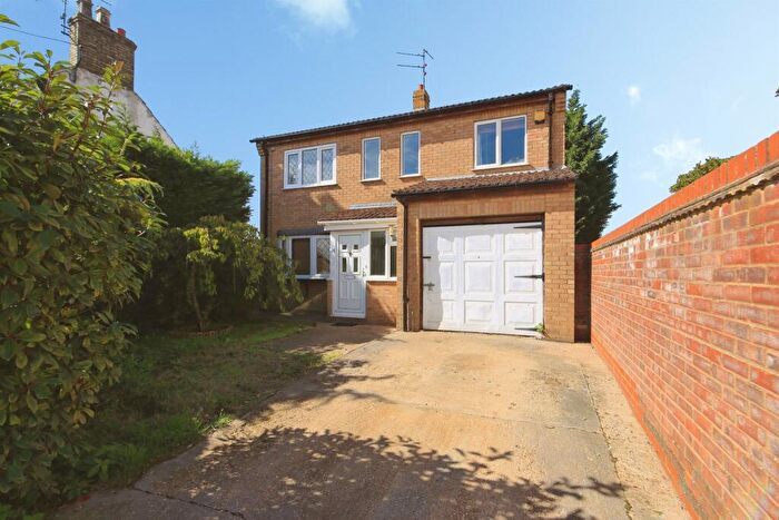 3 Bedroom Detached House For Sale In Cross Street, Farcet, Peterborough, PE7