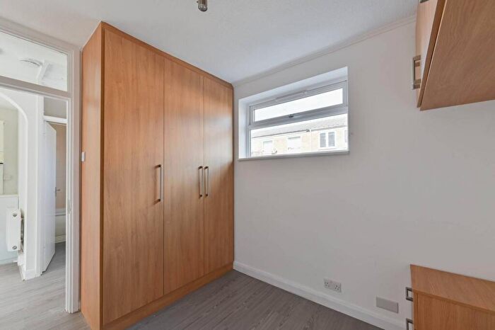 1 Bedroom Bungalow To Rent In Cornford Grove, Balham, London, SW12