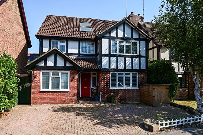 5 Bedroom Detached House For Sale In Burne-Jones Drive, College Town, Sandhurst, GU47