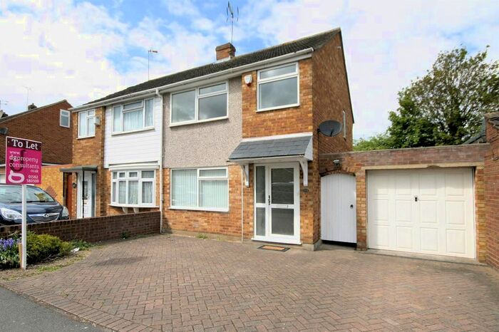 3 Bedroom Semi-Detached House To Rent In Austin Road, Luton LU3