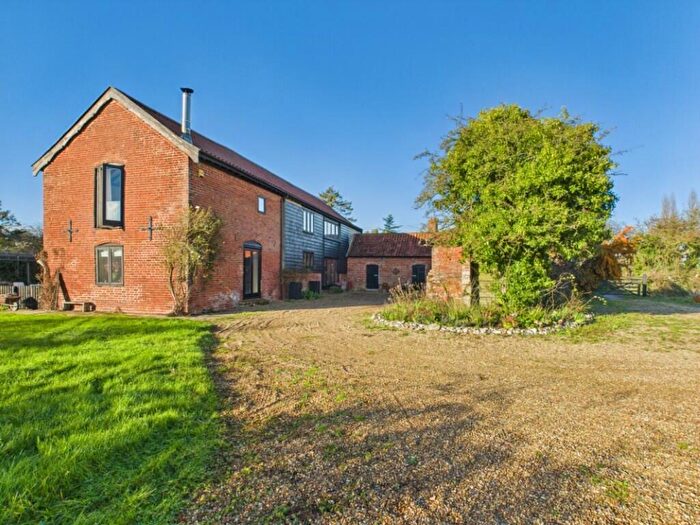 4 Bedroom Barn Conversion For Sale In Springwood Lane, Woodton, Bungay, NR35
