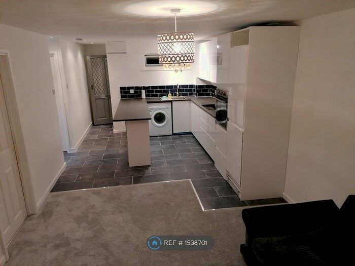 2 Bedroom Flat To Rent In Granary Court, Dunmow, CM6