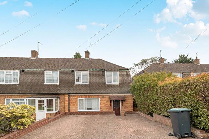 3 Bedroom End Terrace House For Sale In Prestwick Road, South Oxhey, WD19