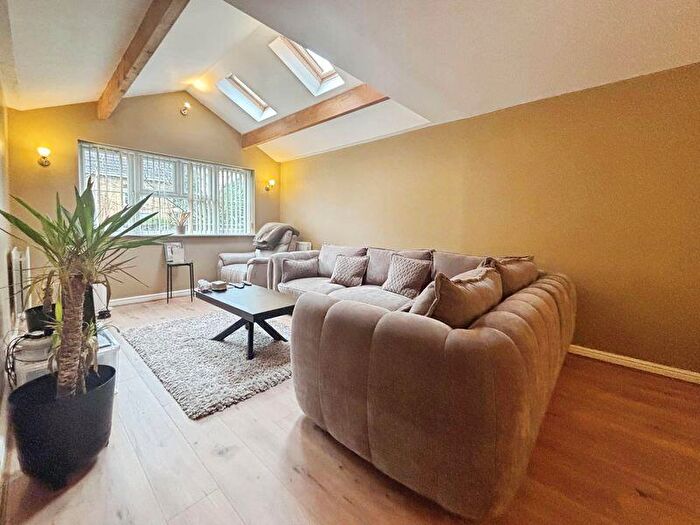 3 Bedroom Semi Detached House For Sale In Hayes Drive, Birmingham, B24