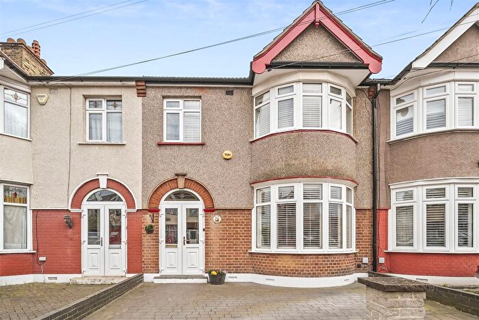 4 Bedroom Property For Sale In Eton Road, Ilford, IG1