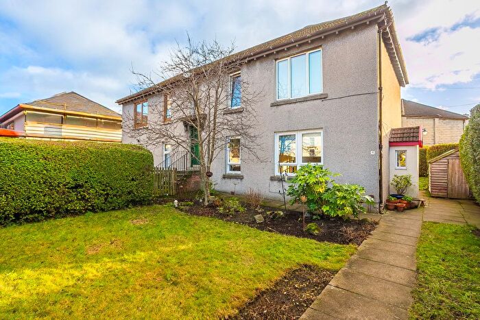 3 Bedroom Flat For Sale In Lochend Avenue, Edinburgh, EH7