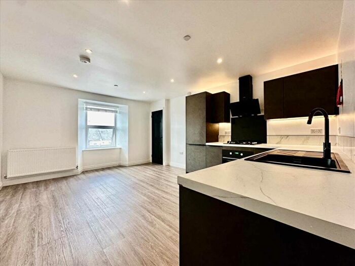 2 Bedroom Apartment To Rent In North Hill, Plymouth, Plymouth, PL4