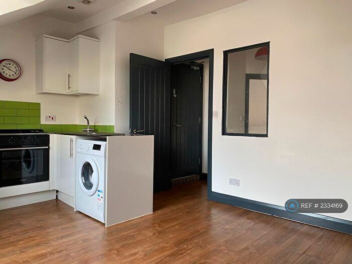 2 Bedroom Flat To Rent In Church Road, Redfield, Bristol, BS5
