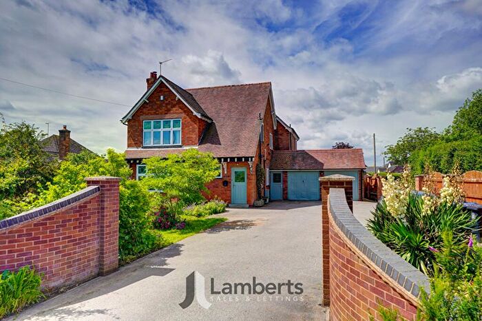 4 Bedroom Detached House For Sale In Alcester Road, Studley, B80
